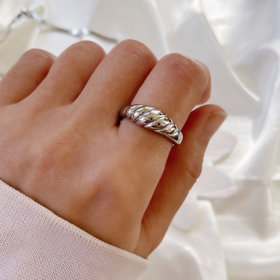 silver croissant ring