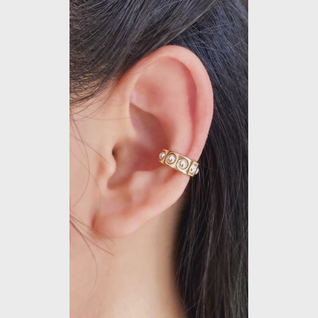 Ear Cuff Gold Pearls